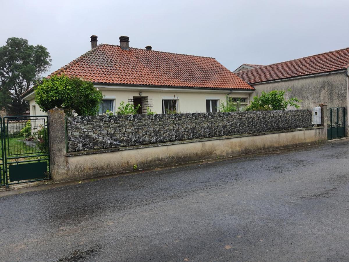 Domi Et Les Chats Barbezieres Экстерьер фото